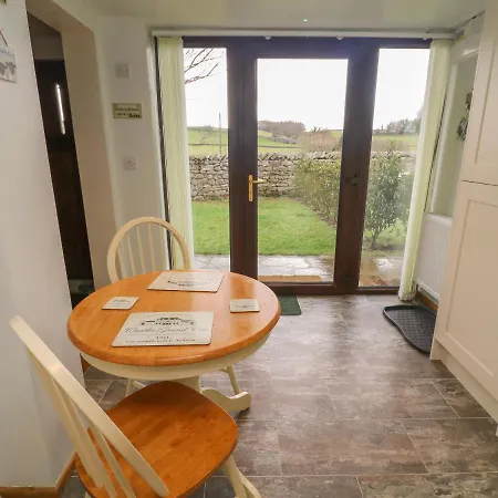 بيت للعطل Rushton Barn *